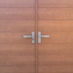 pintu kayu